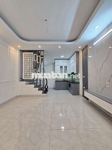 Bán nhà trung tâm Ba Đình, gần svđ Quần Ngựa, đi bộ ra Hồ Tây