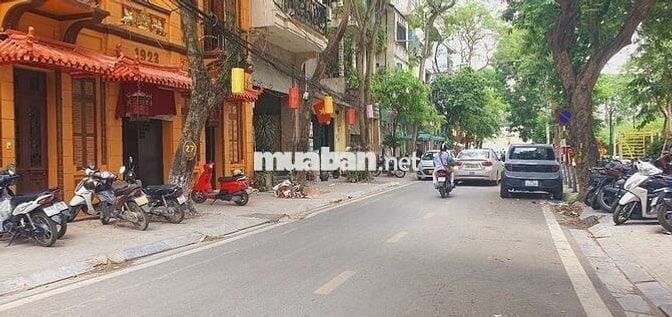 Bán Nhà Mặt Phố Trúc Bạch Ba Đình 100m2 4 tầng mặt 4m 56 tỷ