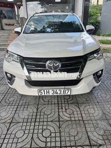 E có con fortuner máy dầu 1 chủ full lịch sử hãng