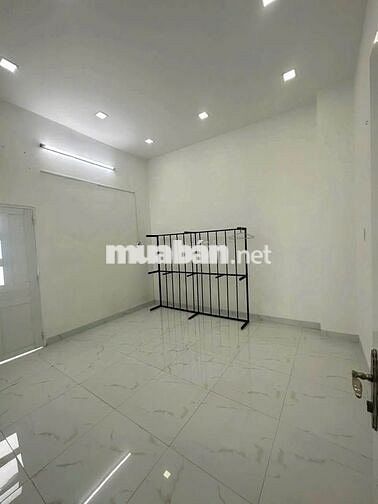 Cho thuê nhà mặt tiền đường nguyễn du, gần bến ninh kiều