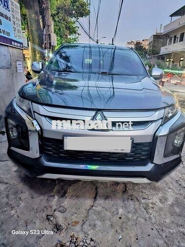 Bán Mitsubishi Triton 2022 4x2 AT màu Xám đi kỹ