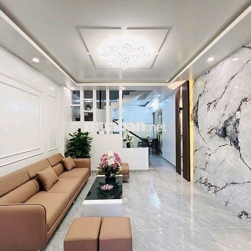 Nhỉnh 5 tỷ - Văn Tiến Dũng -5 tầng sát phố -1 nhà ô tô tránh - nhà mới