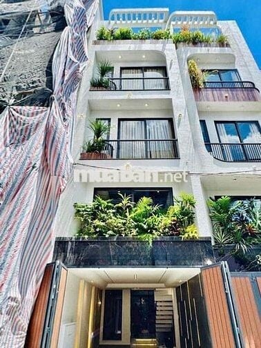 cho thuê nhà siêu phẩm (4x16) 3 lầu , 4pn , 5wc sẵn nội thất cao cấp