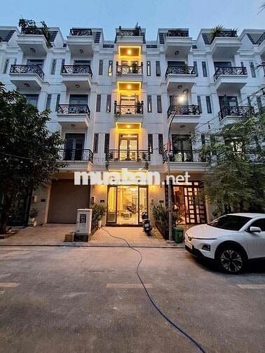 Nhà Mới DT 280m2 1Trệt 4Lầu 6Pn 7Wc Sân Thượng Hẻm Xe Tải Vỉa Hè Mát