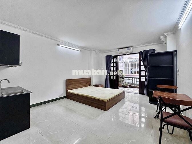 Căn hộ CC full nội thất mới có BAN CÔNG lớn kế BV Thống Nhất 7 Hiền