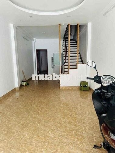chính chủ tôi cần bán nhà mặt ngõ Phú Diễn - Oto Tránh nhau