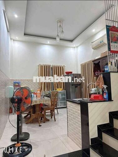 Mua nhà tặng full nội thất 90m2, đường 6m, gần BX Quận 8