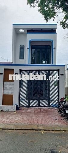 Chính chủ gửi bán nhà 1 trệt 1 lầu 5x14 SHR liền kề KCN Nam Tân Uyên