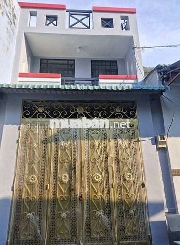 cần bán gấp nhà Bình Chánh Phạm Hùng 1T2L diện tích lớn SHR gần trường