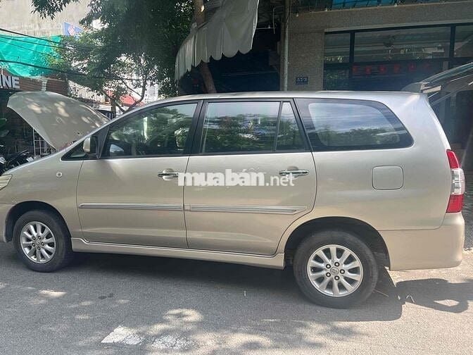Toyota Innova 2012 E - 120000 km