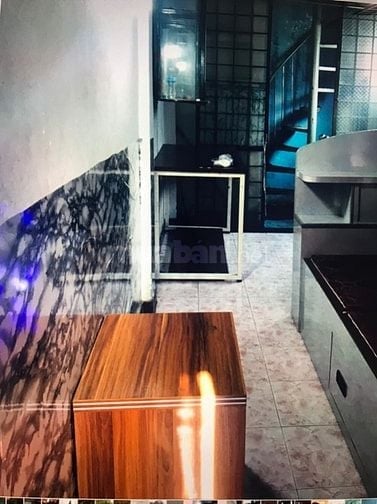 Nhà ngay vòng xoay ngã 7 gần trường học bệnh viện gần Hồ Ki Hoa