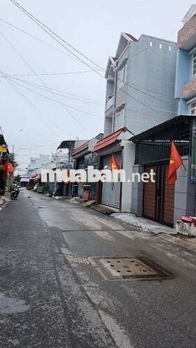 Cho thuê nhà mới sân đậu oto. Kinh doanh được tất cả ngành nghề.