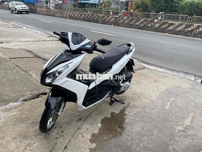 ban ablack 125i mau Trang