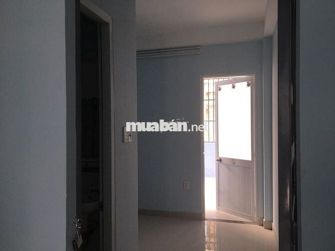 Phòng như hình ngay chợ Bà Chiểu có máy lạnh bếp WC riêng trong phòng