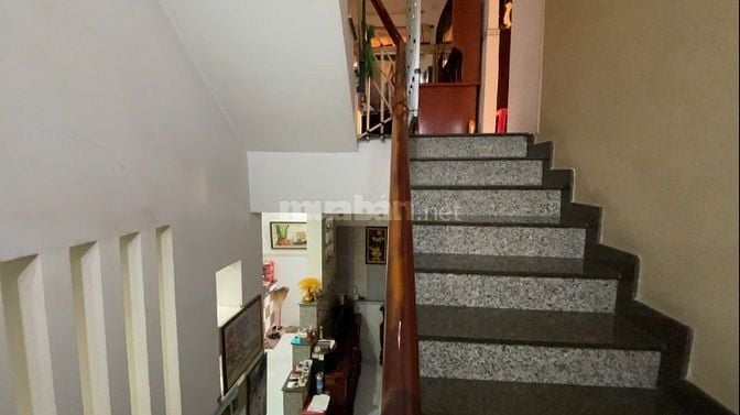 nhà 2 MT Quận 12, ngay góc ngã tư Lê Thị Riêng TX25,vị trí cực kỳ hiếm