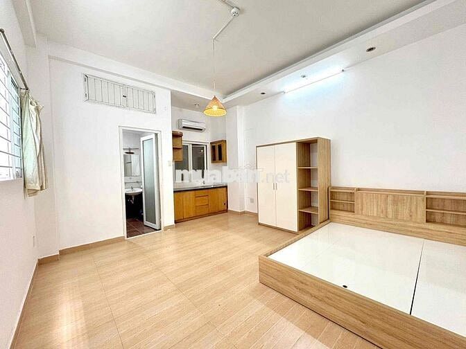 Cho Thuê Studio Cửa Sổ Thoáng Rộng 35m2 Vòng Xoay Dân Chủ CMT8 Quận 10