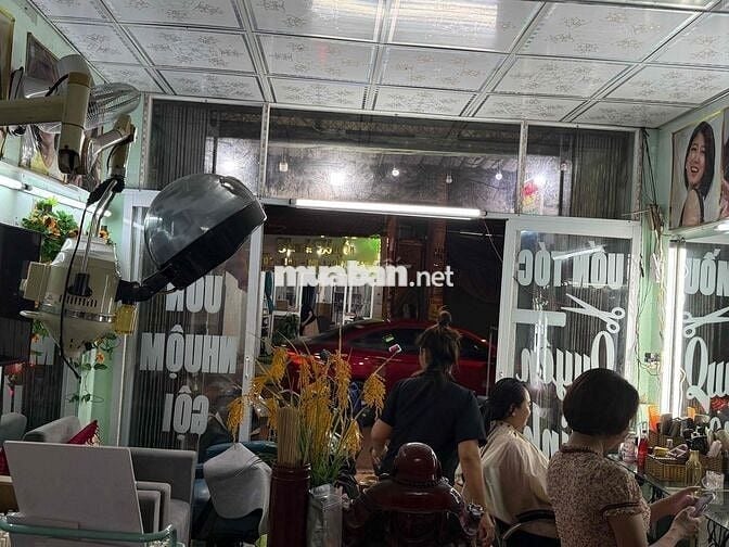 sang mặt bằng tiệm tóc nữ và đồ dùng gia đình