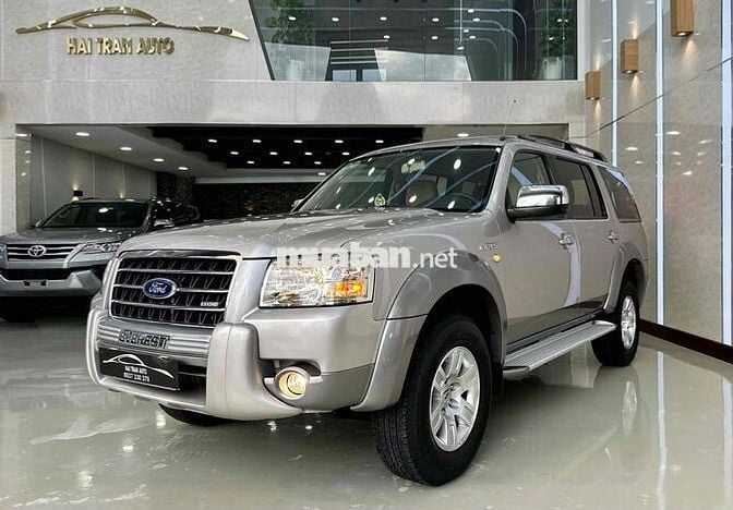 Ford Everest 2.5L 4x2 AT - 75.000km một đời chủ