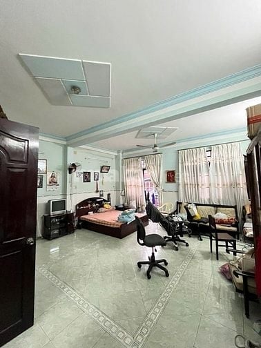 Bán nhà 6x18m. 1 đời chủ chưa qua đầu tư. KDC Bình Hưng Bình Chánh.
