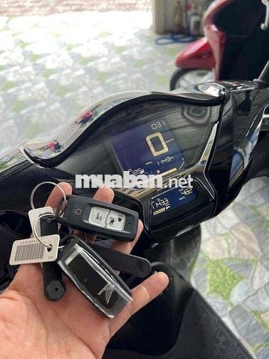 Sh125 date 2025 odo 1.143 km mới mua tháng 4/2025