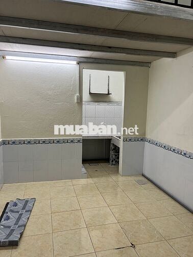 Phòng trọ mặt đất, 20m2, gần Khu chế xuất