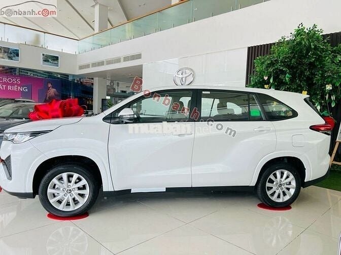 Toyota Innova Cross 2.0 CVT 2025