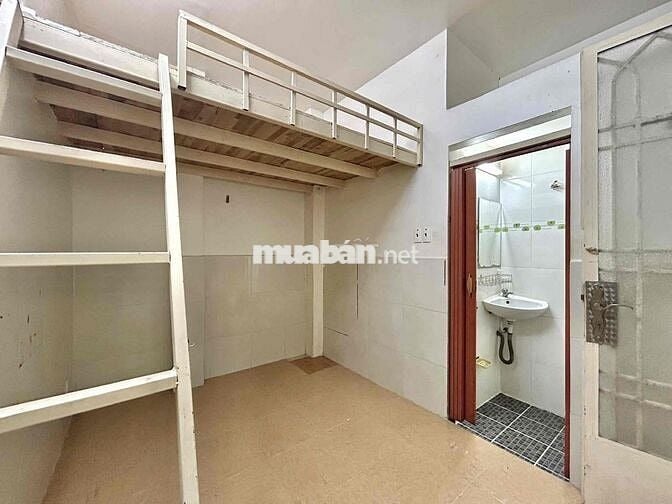 PHÒNG GÁC GIÁ RẺ KHÔNG NỘI THẤT GẦN HUFLIT BA GIA_NGÃ 4 BẢY HIỀN