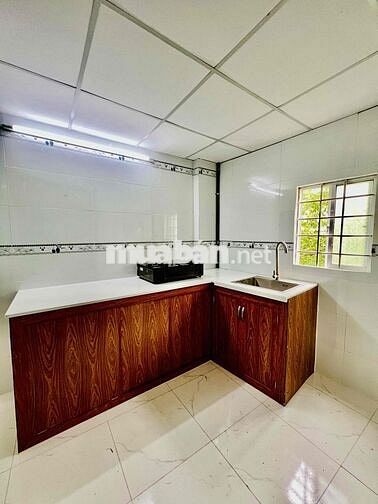 Cho Thuê Nhà Lầu 1 Có 1pn 1Wc Sân Đậu Xe Sẳn Máy Lạnh Máy Nước Nóng