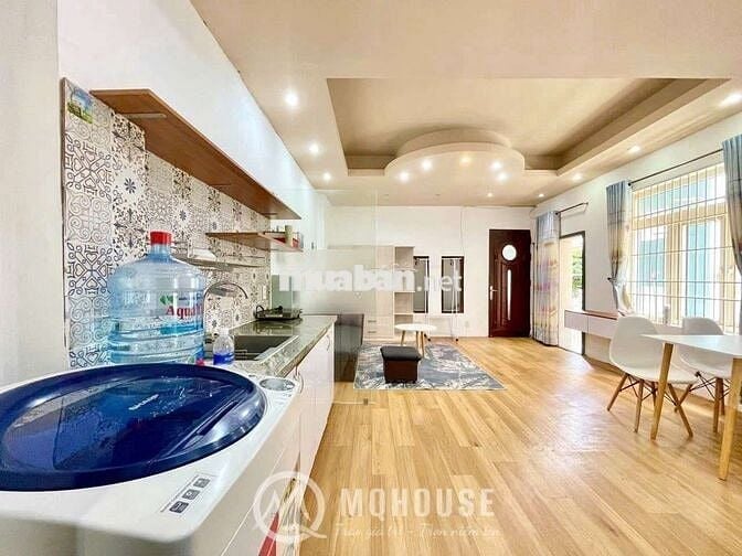 Cho thuê căn hộ 1 phòng ngủ ban công rộng 40m2 ở vòng xoay Lăng Cha Cả