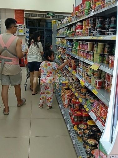 Cần Tuyển 4 LĐPT NAM NỮ PHỤ BÁN TẠI CỬA HÀNG Hốc Môn
