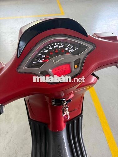 Cần Bán Vespa 2018 Prin đỏ nhám