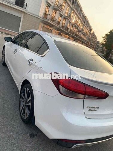 Kia Cerato 2018 1.6 MT - 100000 km