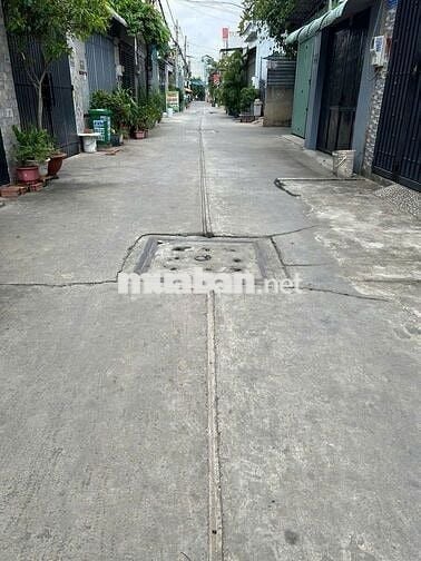 Nhà sổ hồng riêng, hẻm xe hơi HT13 ,Quận 12, Gần chợ , Giá hơn 3 tỷ.
