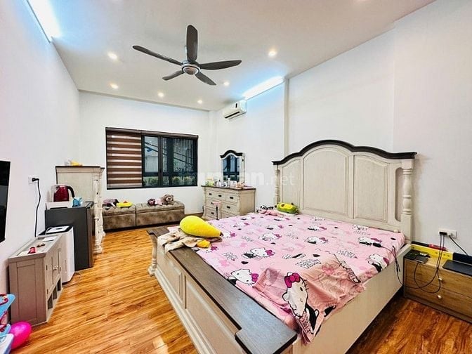 Bán nhà phố Nguyễn Chí Thanh, 4 tầng, phân lô, ô tô ra vào. 14,7 tỷ