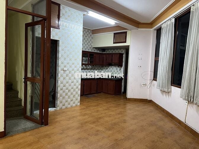 Phòng cho thuê, khoảng 25m2, 1 phòng ngủ ở số 2 nguyễn lam, long biên