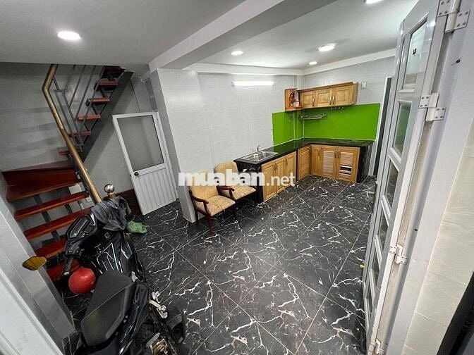 NHÀ NGUYÊN CĂN NGUYỄN CHÍ THANH Q10 - 2PN - 3WC