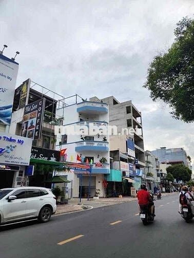 Hẻm xe hơi thông ,Nhà nát chủ yếu bán đất