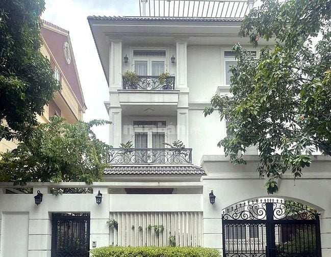 Bán biệt thự đường Lương Định Của, Bình An, Quận 2, 252m2 đất, 3 tầng