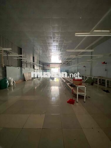 Cho thuê kho, xưởng 350m2 Xuân Thới Thượng