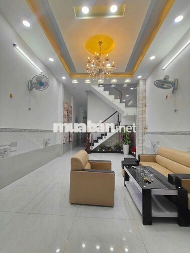 NHÀ LẦU TRUNG CHÁNH GIÁP TÔ KÝ LÊ THỊ HÀ