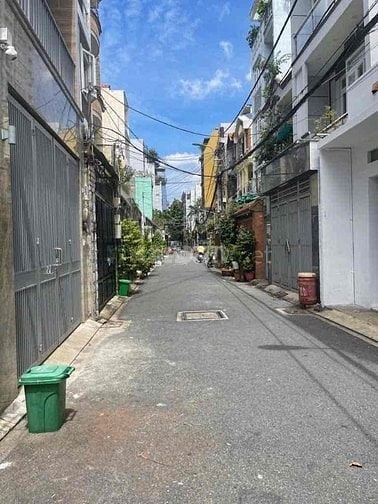 BÁN NHÀ NGAY ĐH CÔNG THƯƠNG - DT 60M2 - CHỈ 5 TỶ NHỈNH