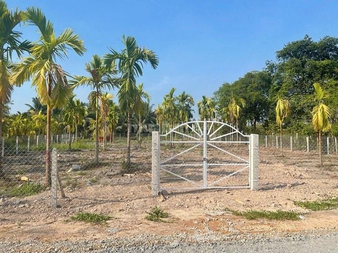 Xã lỗ 700tr. Lô đất 28x46 đường xe hơi. 1,8 tỷ