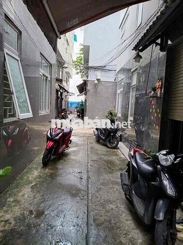Nhà 4 lầu sát trung tâm Bùi Văn Ba mua bán vi bằng full nội thất