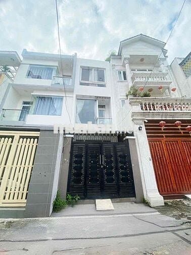 nhà mới đẹp- Q3 - DT : 3,5m x 15m - hẻm xe hơi  - 18 triệu TL