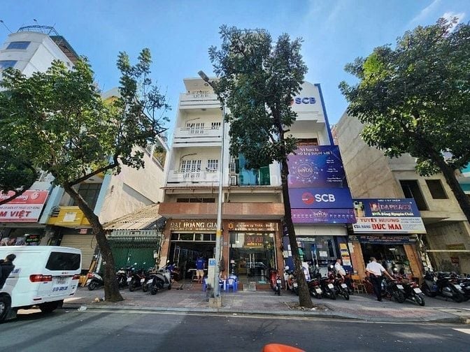 Bán gấp nhà MT Bùi Hữu Nghĩa ngay Chợ Hoà Bình Q5 DT 4 x 21m 24 tỷ TL