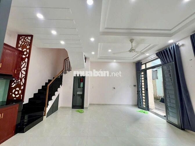 BÁN NHÀ HẺM VF3 2MT - NGANG 6,5M- 4PN-5WC - HDT 35TR-GIÁ 8TỶ2 TL 4TANG