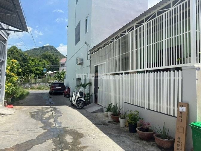 Bán nhà(Ngộp Banhk) DT82m2-2PN-Đ 6m-Vĩnh hoà-Nha Trang- chỉ 3ty6