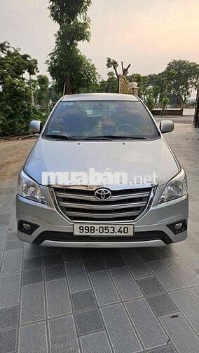 Toyota Innova 2014 2.0G - 10000 km