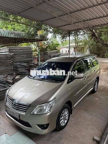 Toyota Innova 2013 2.0G - 193000 km