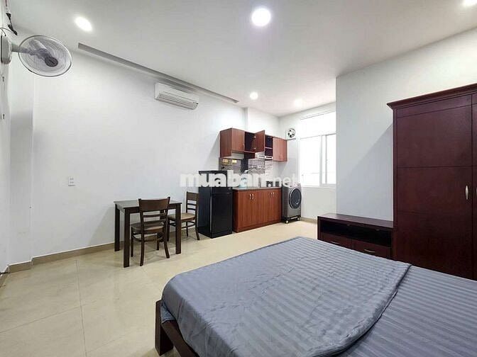 PHÒNG NGỦ SIÊU RỘNG CỬA SỔ LỚN NGAY DH KINH TẾ, DH BÁCH KHOA, SÀI GÒN